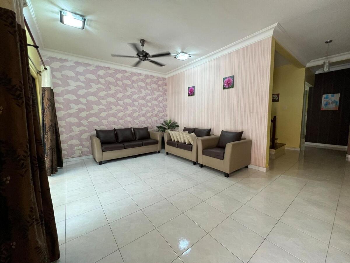 Rini Utama Homestay Skudai Zewnętrze zdjęcie