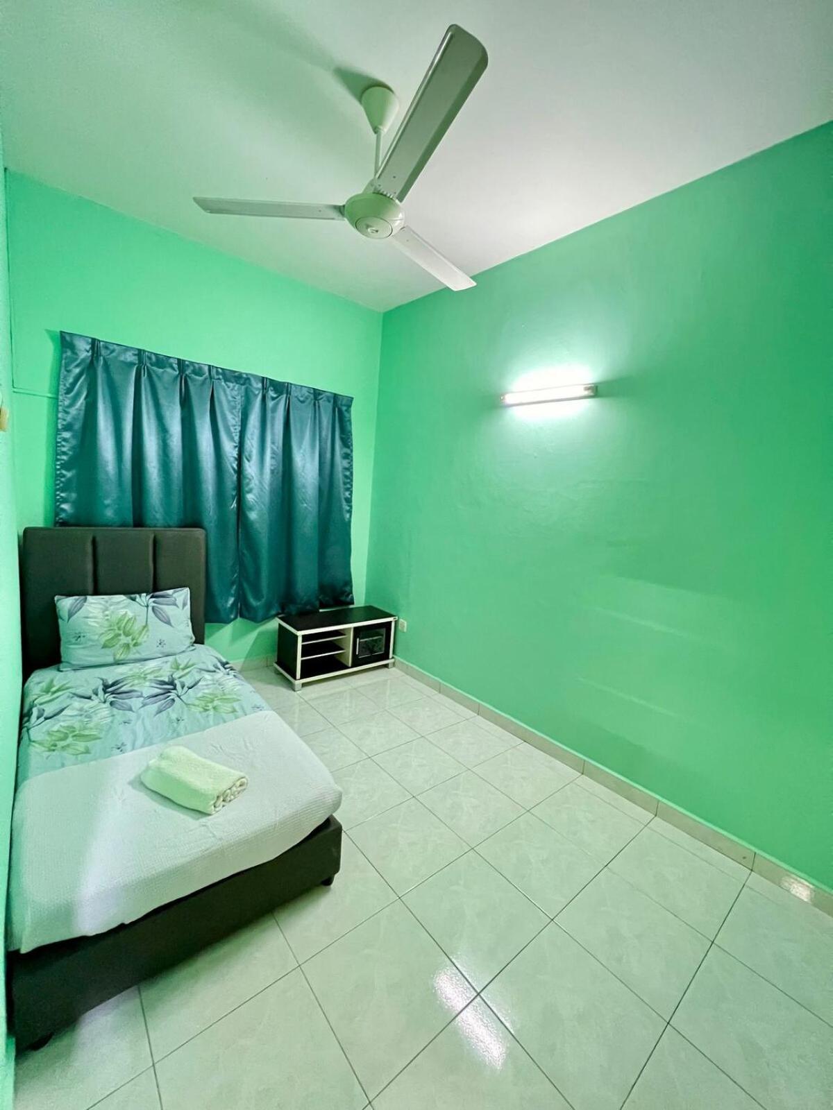 Rini Utama Homestay Skudai Zewnętrze zdjęcie