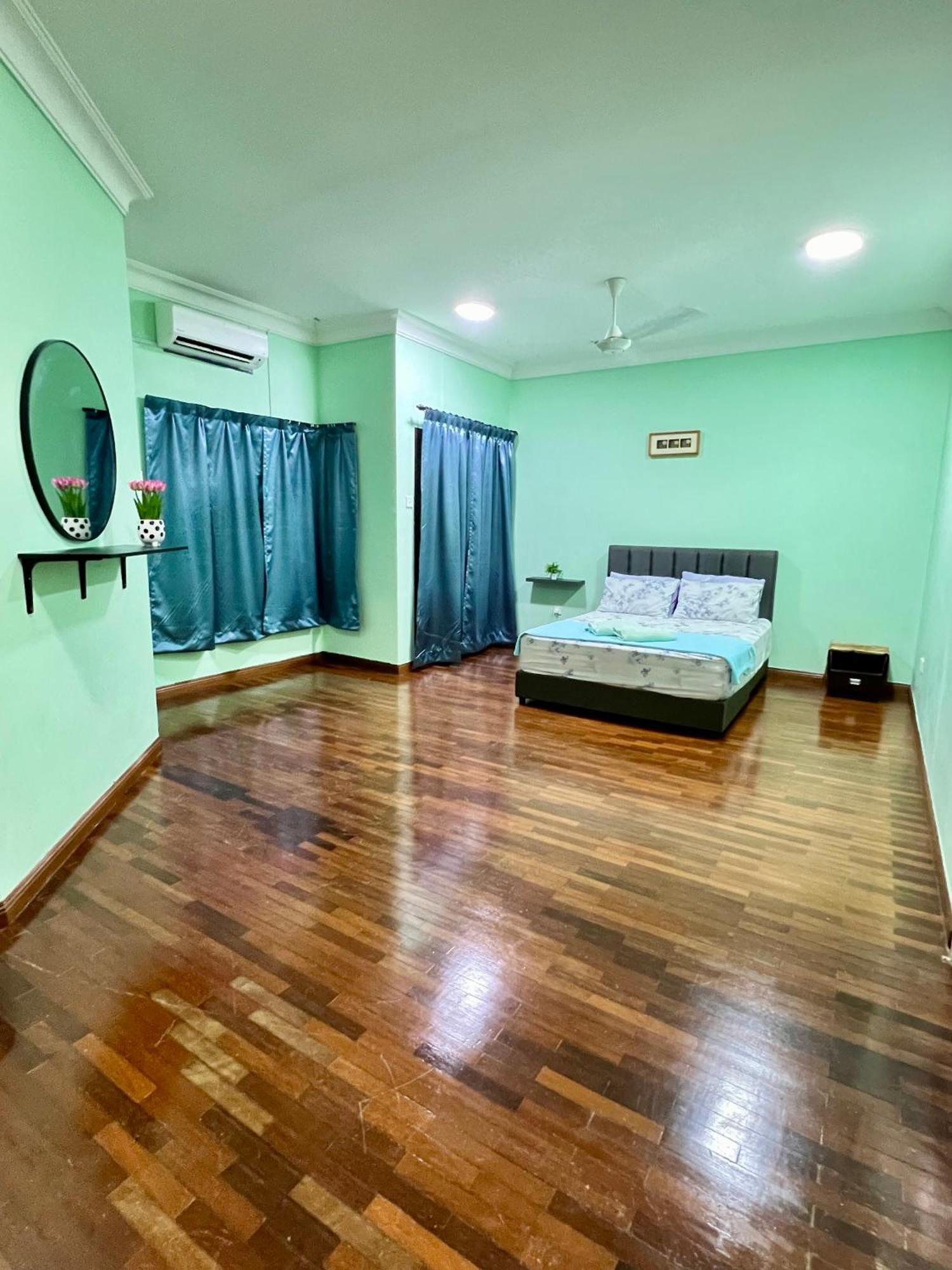 Rini Utama Homestay Skudai Zewnętrze zdjęcie